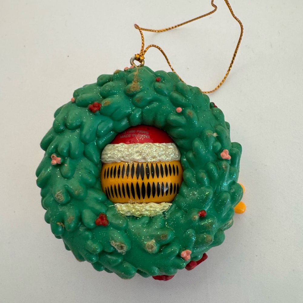 Garfield Holiday Hallmark Ornament Set - Picture 13 of 16